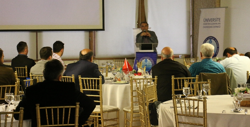 Prof. Dr. Nevzat Tarhan akademisyenlere ‘Akademi Dünyasında Liderlik’ i anlattı. 4