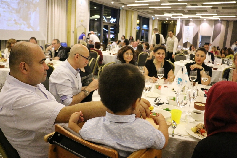 NPİSTANBUL Hastanesi geleneksel iftar yemeğinde bir araya geldi. 2