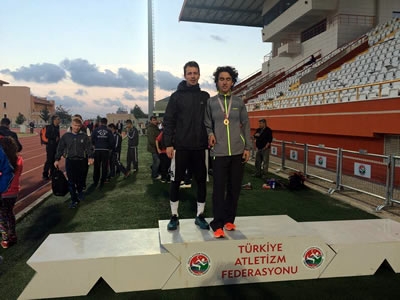 Üsküdar Üniversitesi sporcu öğrencilerini bursla destekliyor…