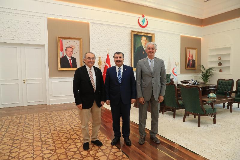 Üsküdar Üniversitesinden Sağlık Bakanı Fahrettin Koca'ya ziyaret
