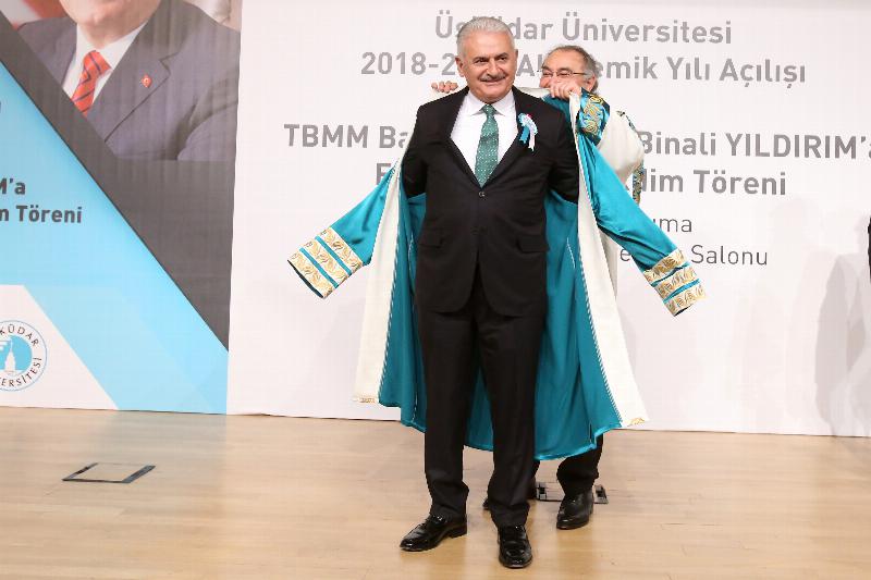 TBMM Başkanı Binali Yıldırım’a  Üsküdar Üniversitesi’nden Fahri Doktora 5