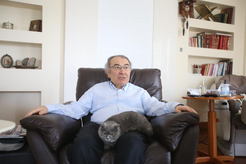 Prof. Dr. Nevzat Tarhan: “Kedi, sevginin kokusuyla sahibine bağlanıyor” 2