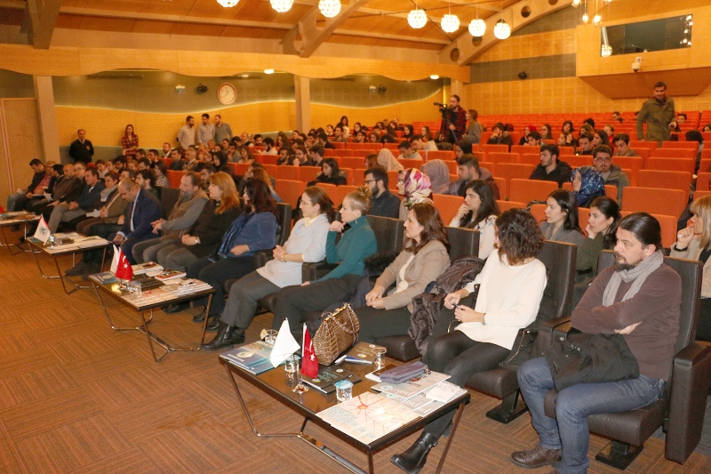 Üsküdar Üniversitesi öğrencileri rektörüyle buluşuyor… 2