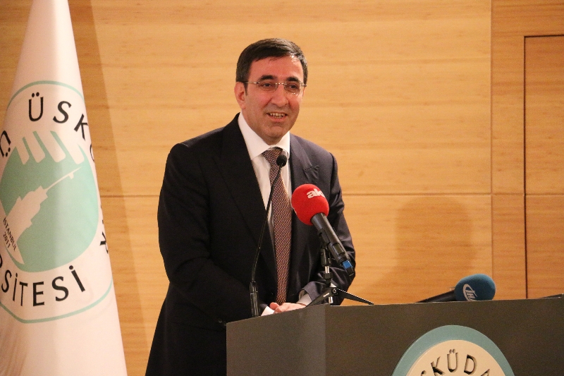 AK Parti Genel Başkan Yardımcısı Cevdet Yılmaz Üsküdar Üniversitesinde konuştu