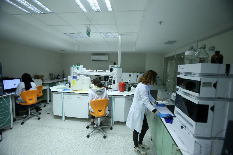 Üsküdar Üniversitesinde milli ilaç geliştirecek merkez açıldı