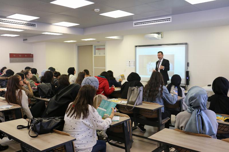 Öğrenciler Üsküdar Üniversitesini ziyaret etti 2