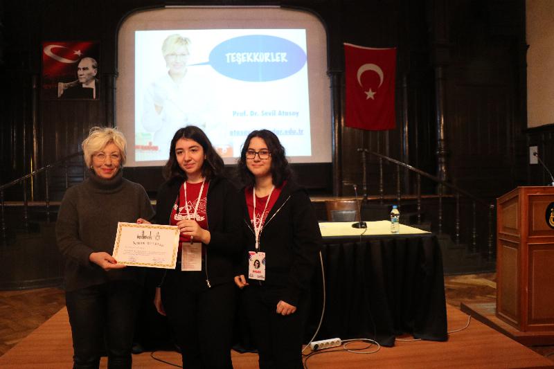 Prof. Dr. Sevil Atasoy İstanbul Erkek Lisesinde öğrencilerle buluştu 4