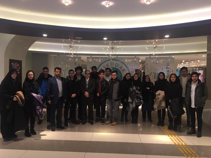 İran’ın asırlık lisesinin öğrencileri Üsküdar Üniversitesini ziyaret etti