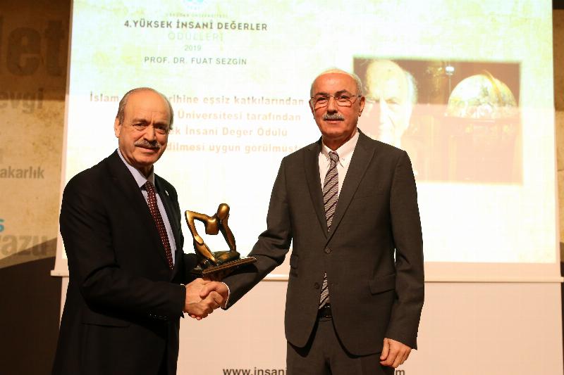 Üsküdar Üniversitesi, ‘Yüksek İnsani Değerleri’ 4. kez ödüllendirdi 4