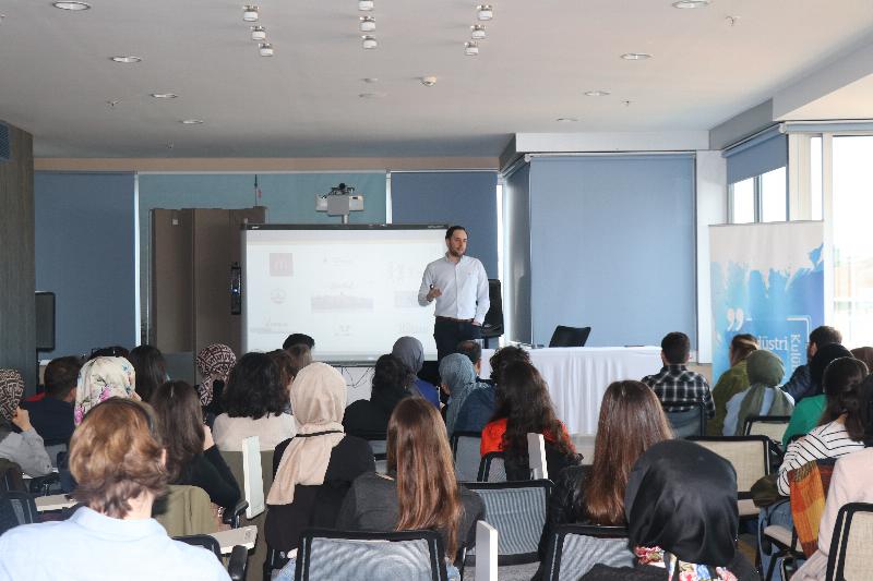 Üsküdar Üniversitesinde Start-Off Tedarik Zinciri konferansı gerçekleşti
