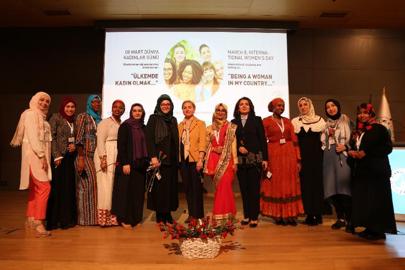 Uluslararası öğrenciler ülkelerindeki kadınları anlattı 11