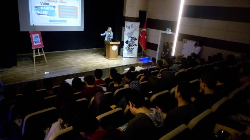 Prof. Dr. Arıboğan, Samiha Ayverdi Anadolu Lisesinde öğrencilerle buluştu