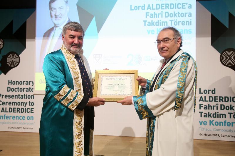 Prof. Lord John Alderdice’ye  Üsküdar Üniversitesi’nden  fahri doktora 9