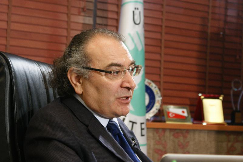 Prof. Dr. Nevzat Tarhan: 