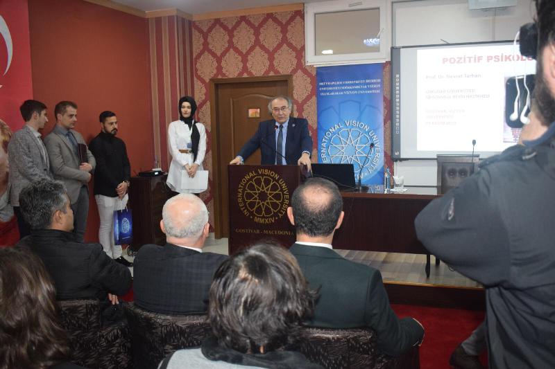 Prof. Dr. Nevzat Tarhan Makedonya’da Vizyon Üniversitesi öğrencileriyle buluştu 3