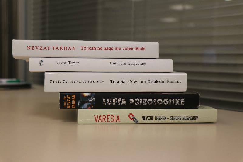 Prof. Dr. Nevzat Tarhan’ın Arnavutça’ya Çevrilen Kitapları, Kosova’da Okuyucuyla Buluştu 2