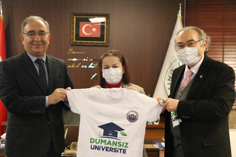 Üsküdar Üniversitesi İstanbul'un ilk Dumansız Vakıf Üniversitesi olacak