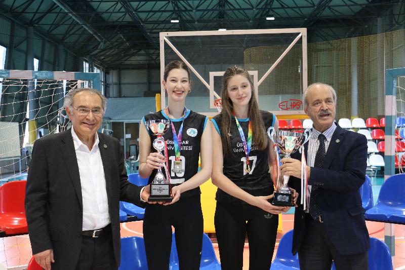 Üsküdar’ın şampiyonları Tarhan ve Zelka ile kupa kaldırdı… 9