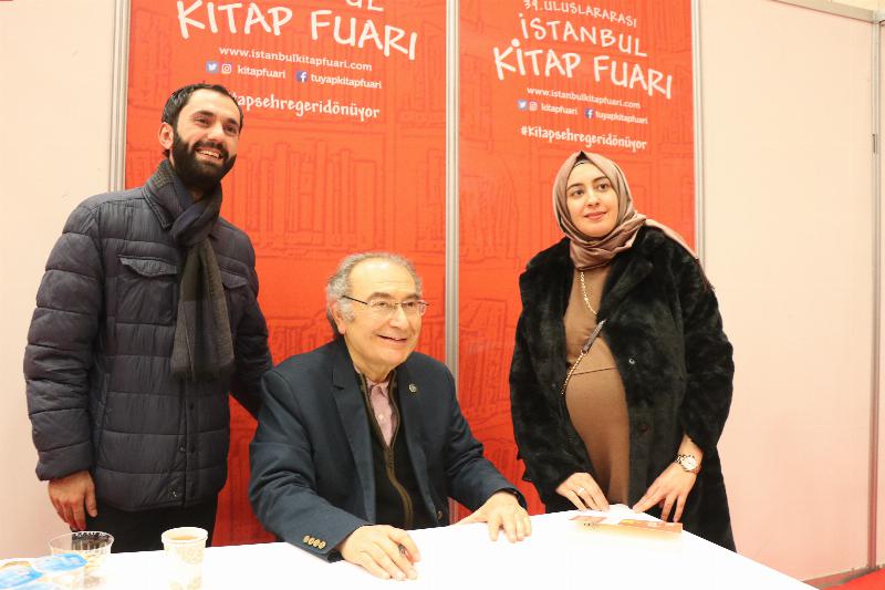 Prof. Dr. Nevzat Tarhan’a İstanbul TÜYAP kitap fuarında yoğun ilgi… 6