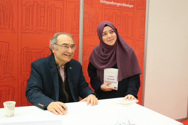 Prof. Dr. Nevzat Tarhan’a İstanbul TÜYAP kitap fuarında yoğun ilgi… 8