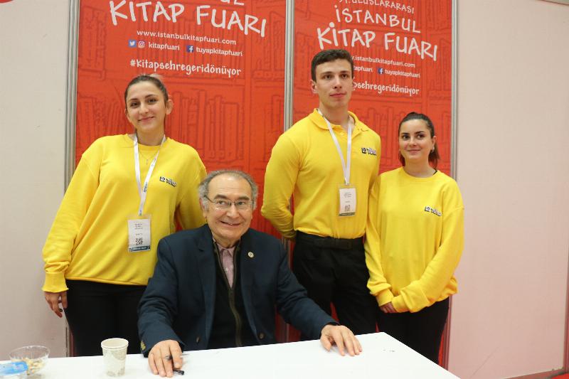 Prof. Dr. Nevzat Tarhan’a İstanbul TÜYAP kitap fuarında yoğun ilgi… 9