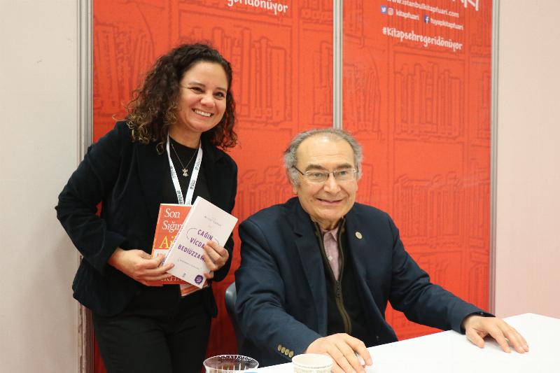 Prof. Dr. Nevzat Tarhan’a İstanbul TÜYAP kitap fuarında yoğun ilgi… 10