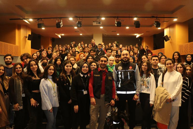 İstanbul Narkotik Suçlarla Mücadele Amirliği Üsküdar’da öğrencilerle buluştu