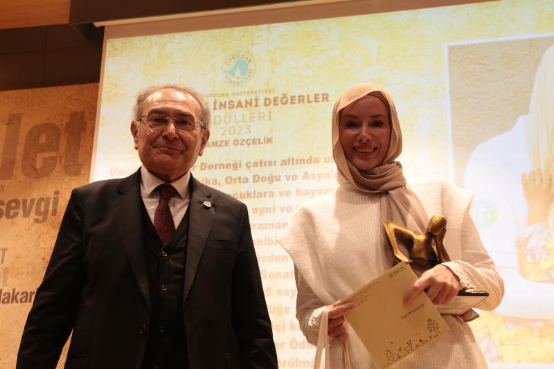 Üsküdar Üniversitesi 8. Yüksek İnsanî Değerler Ödülleri sahiplerini buldu 15